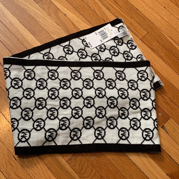 Michael Michael Kors Infinity Scarf Black and White - Picture 3 of 5